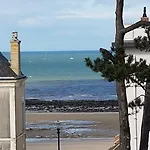 Hotel De Normandie 3*