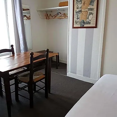 Hotel De Normandie 3*