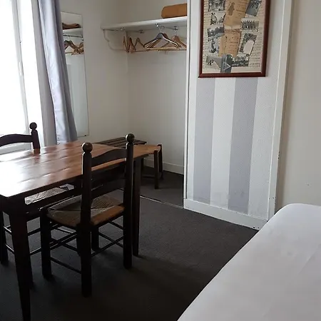 Hotel De Normandie 3*