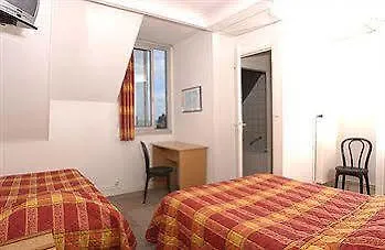 Отель De Normandie 3*